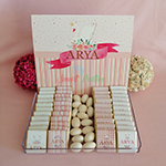 Madlen Bebek Çikolatası - Çikolata Dolgulu Badem Şekeri - Gold Swan Konsept - Pleksi Kutu